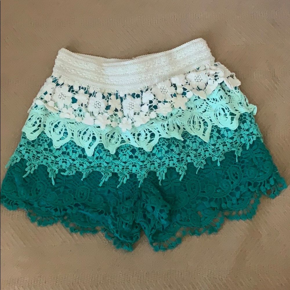 Ombré lace layered shorts